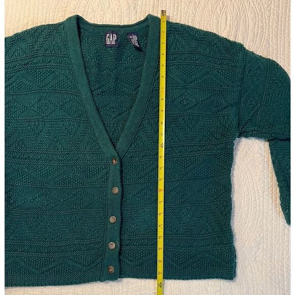 GAP Green cardigan
Gorgeous green color 
Size small - Picture 4 of 6